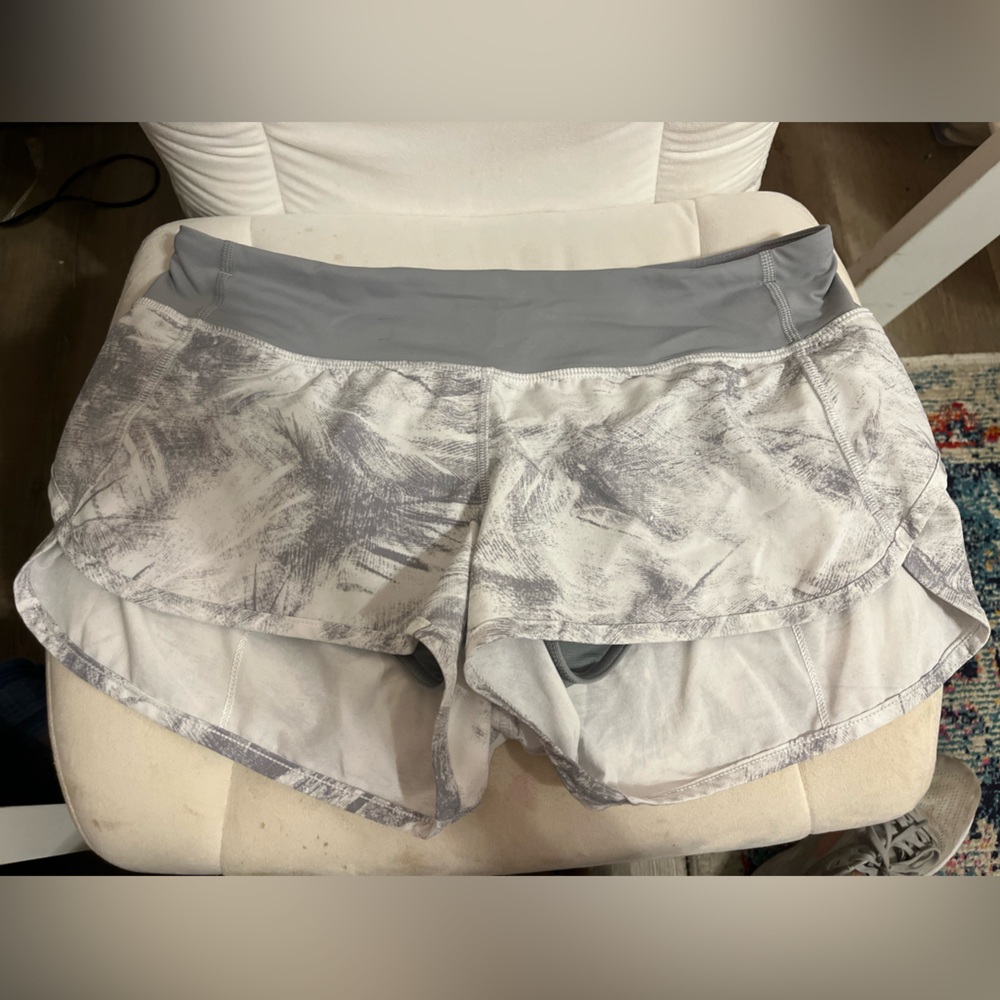 Lululemon speed up shorts - size 6!!